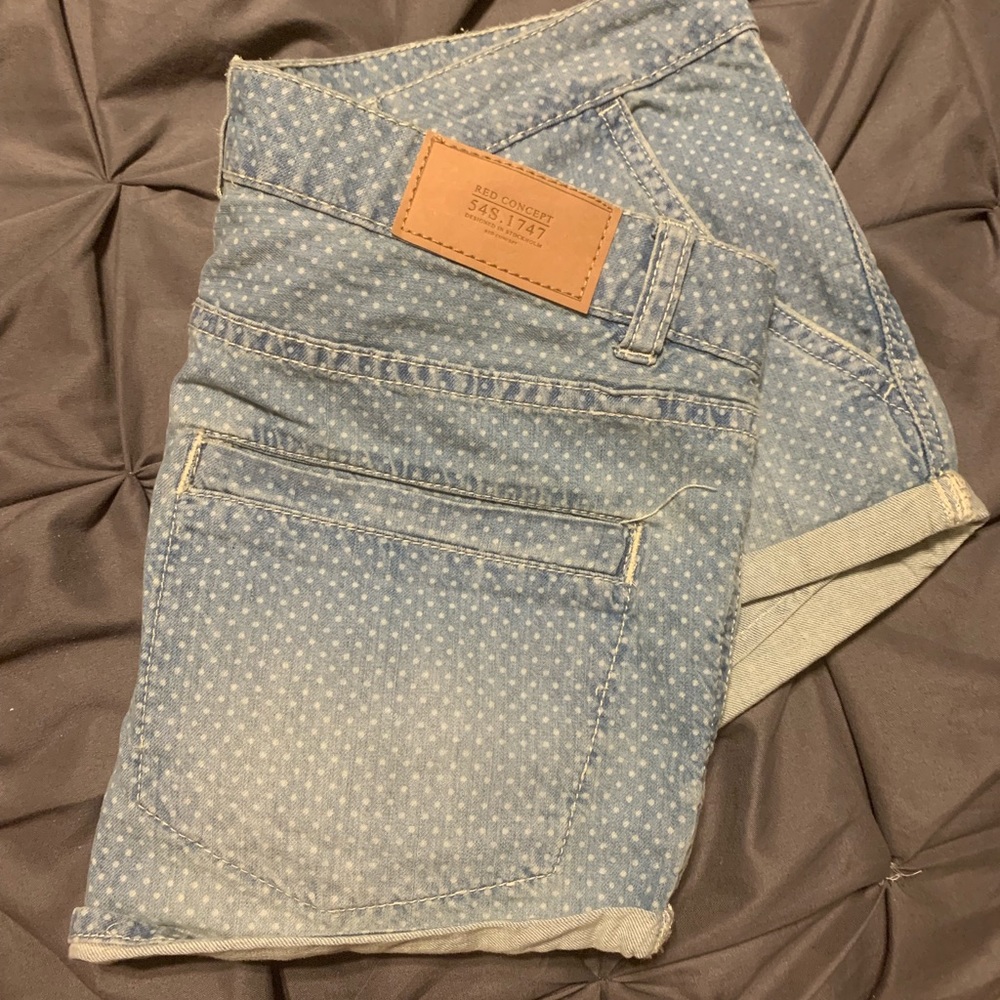 H &M shorts